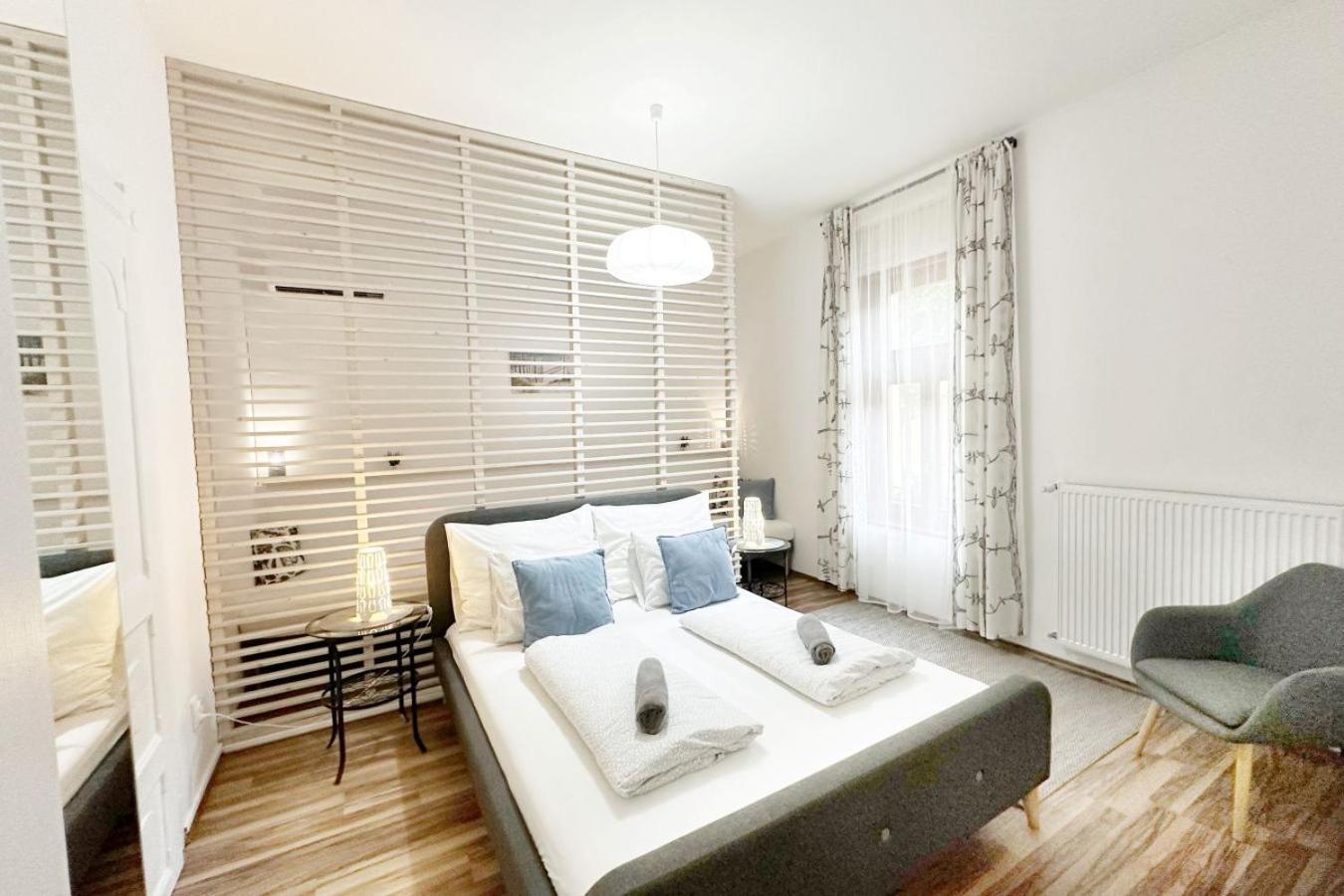 Dora Holiday House & Apartments Keszthely Exterior foto