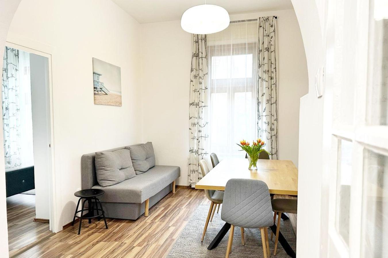 Dora Holiday House & Apartments Keszthely Exterior foto